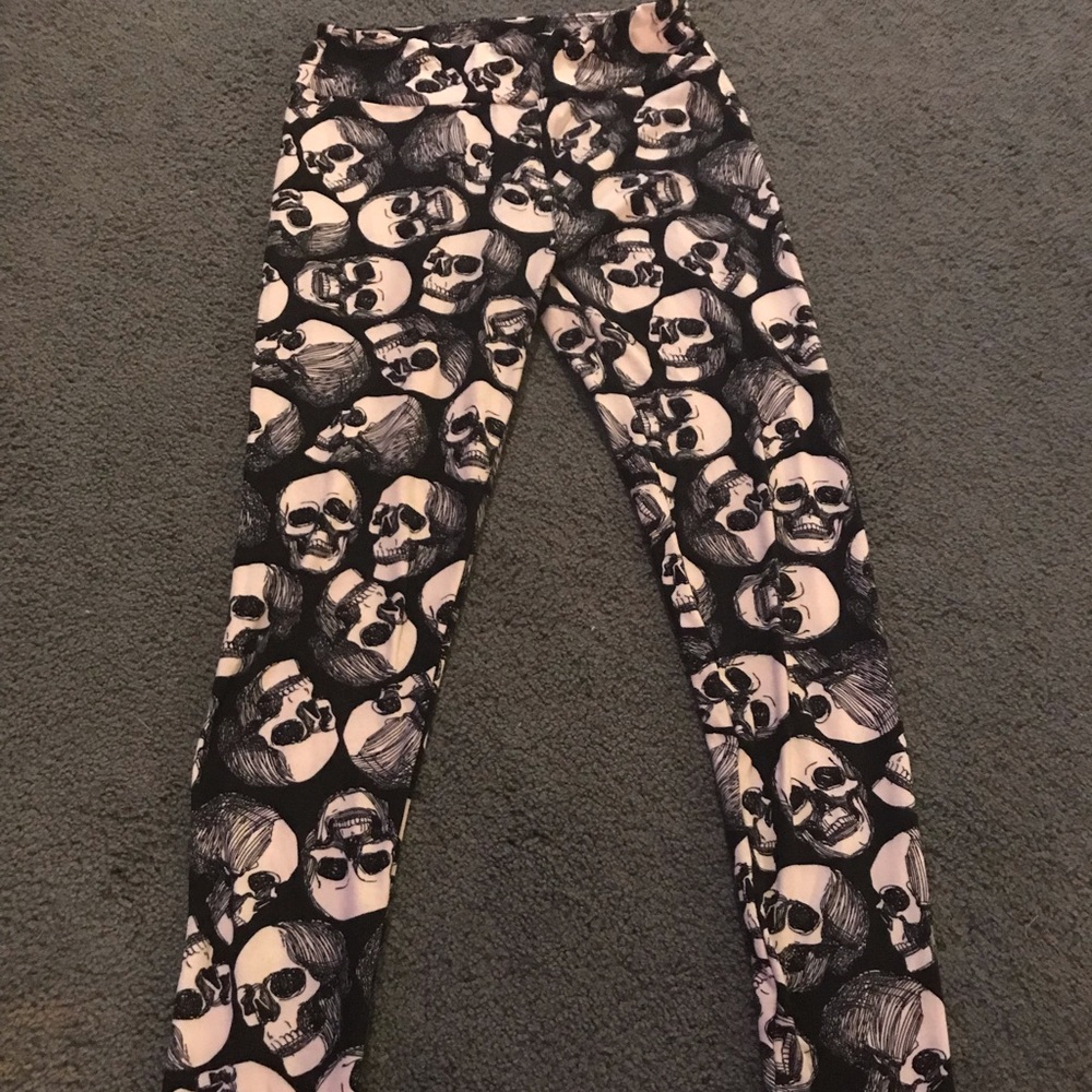 LuLaRoe Skull Leggings - One Size